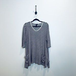 Focus Casual Life Large Striped V-Neck Top Pockets Linen Knit Navy Blue & White